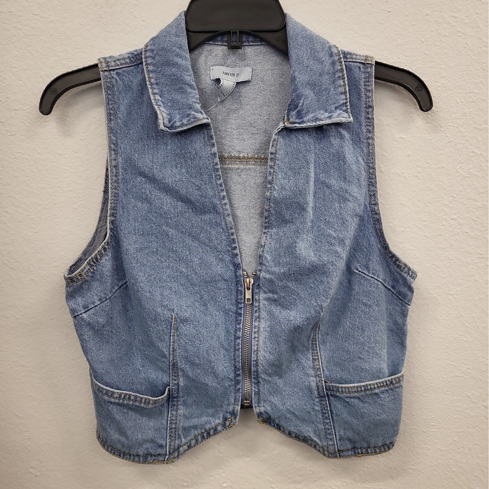 Forever 21 Front Zipper Denim Vest Ligth Wash Size Medium